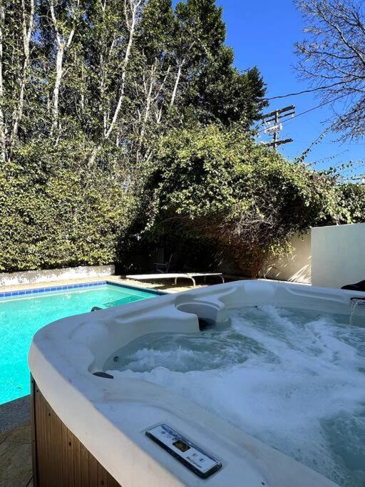 Stylish Mediterranean Villa, Pool, Jacuzzi, Hollywood & Malibu Bliss Los Angeles Kültér fotó